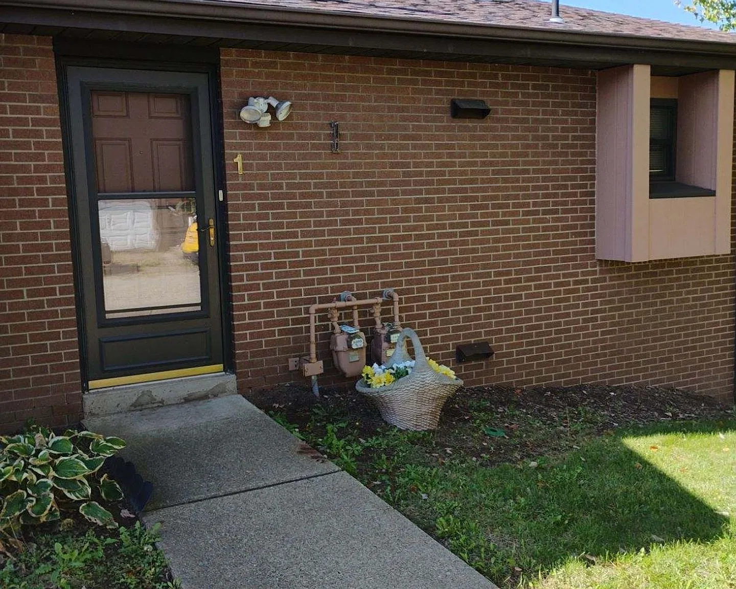 One Bedroom Apartment In An Over 55 Community — Photo 1