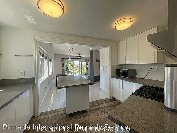 4th image of 2400 Siwanoy Dr