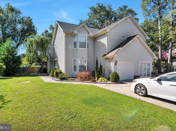 214 Foxboro Dr, Glassboro, NJ 08028