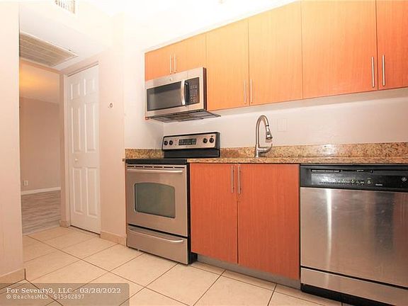 5th image of 3300 NE 192nd St APT 1405