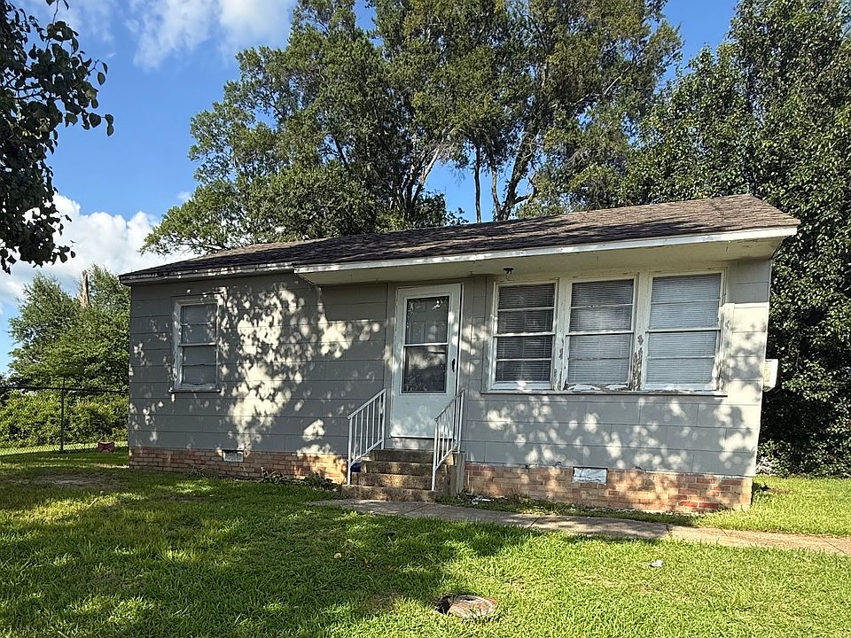 1st image of 90 Clarke St