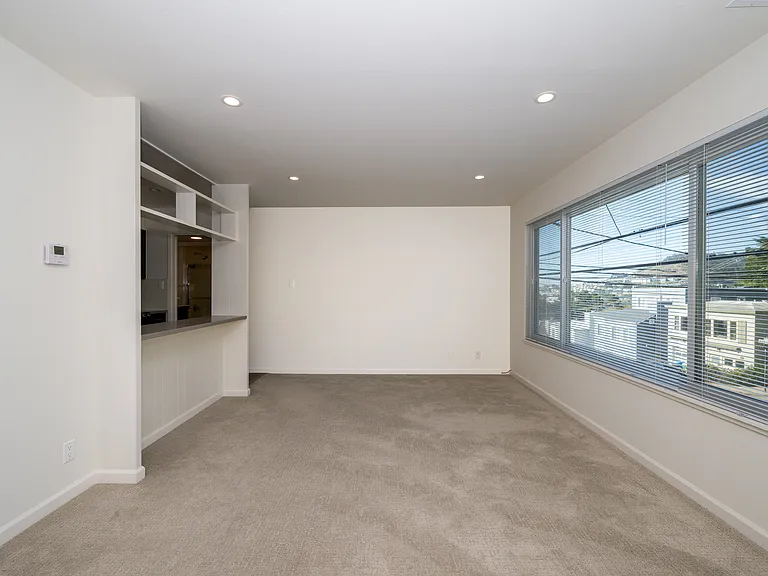 935 Burnett Ave #4 — Photo 1