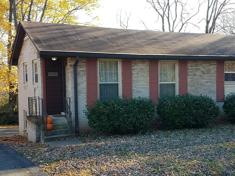 4894 Lynn Dr — Photo 4