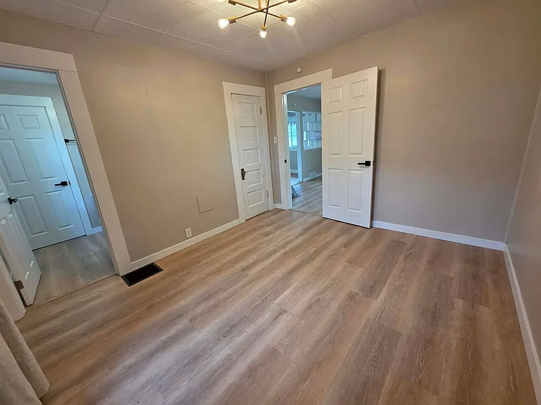 510 W Bebb St — Photo 3