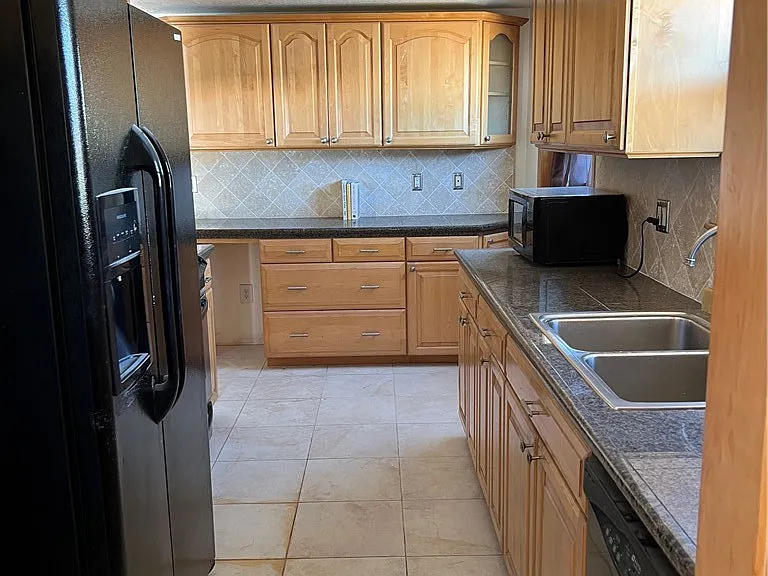 2908 E Garfield Ave — Photo 4