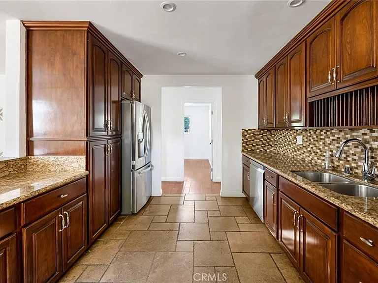 7044 White Oak Ave — Photo 13