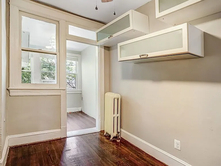821 Kentucky Ave SE — Photo 24