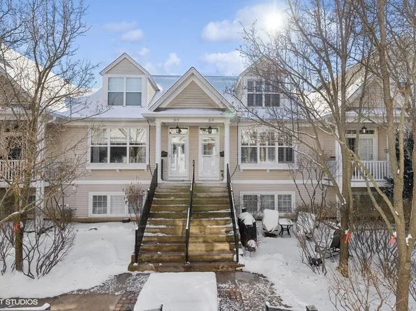 215 5th St, Libertyville, IL 60048