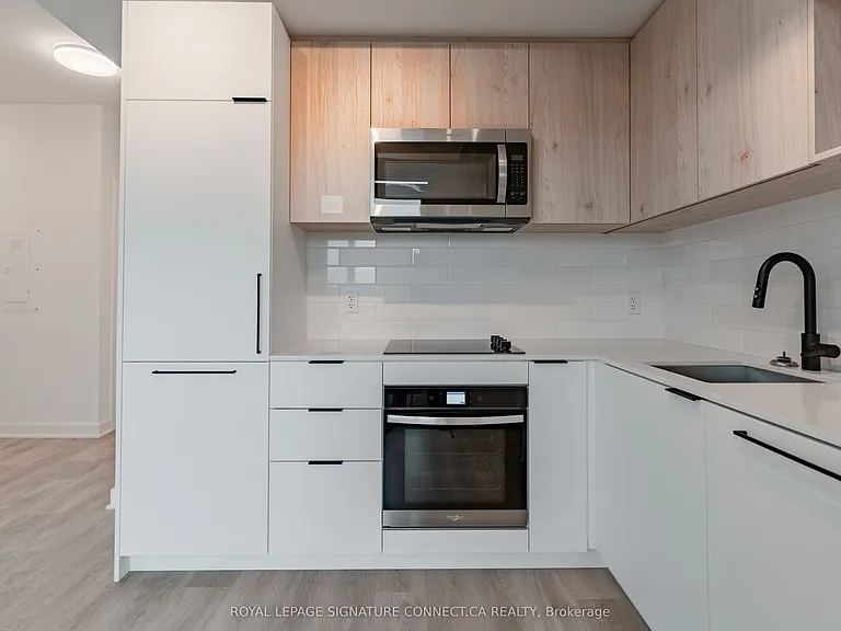 1185 Dupont St #424 — Photo 5