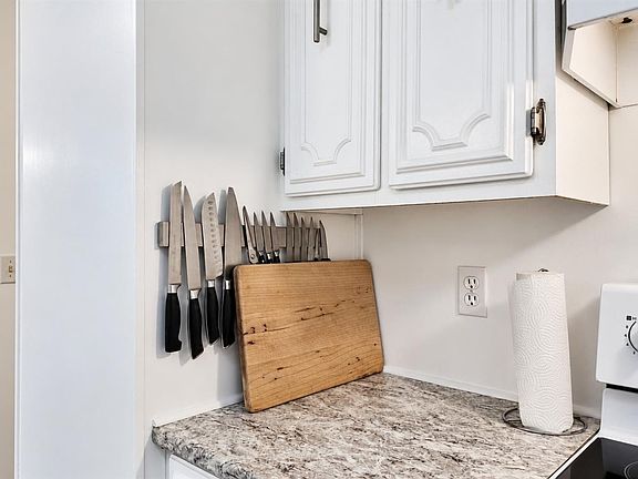 4th image of 3897 Searidge Pl