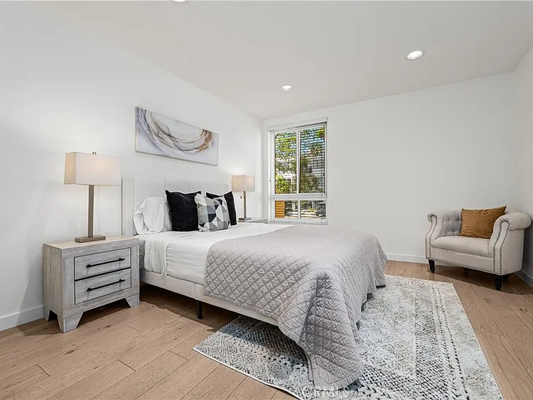5257 Radford Ave #101 — Photo 19