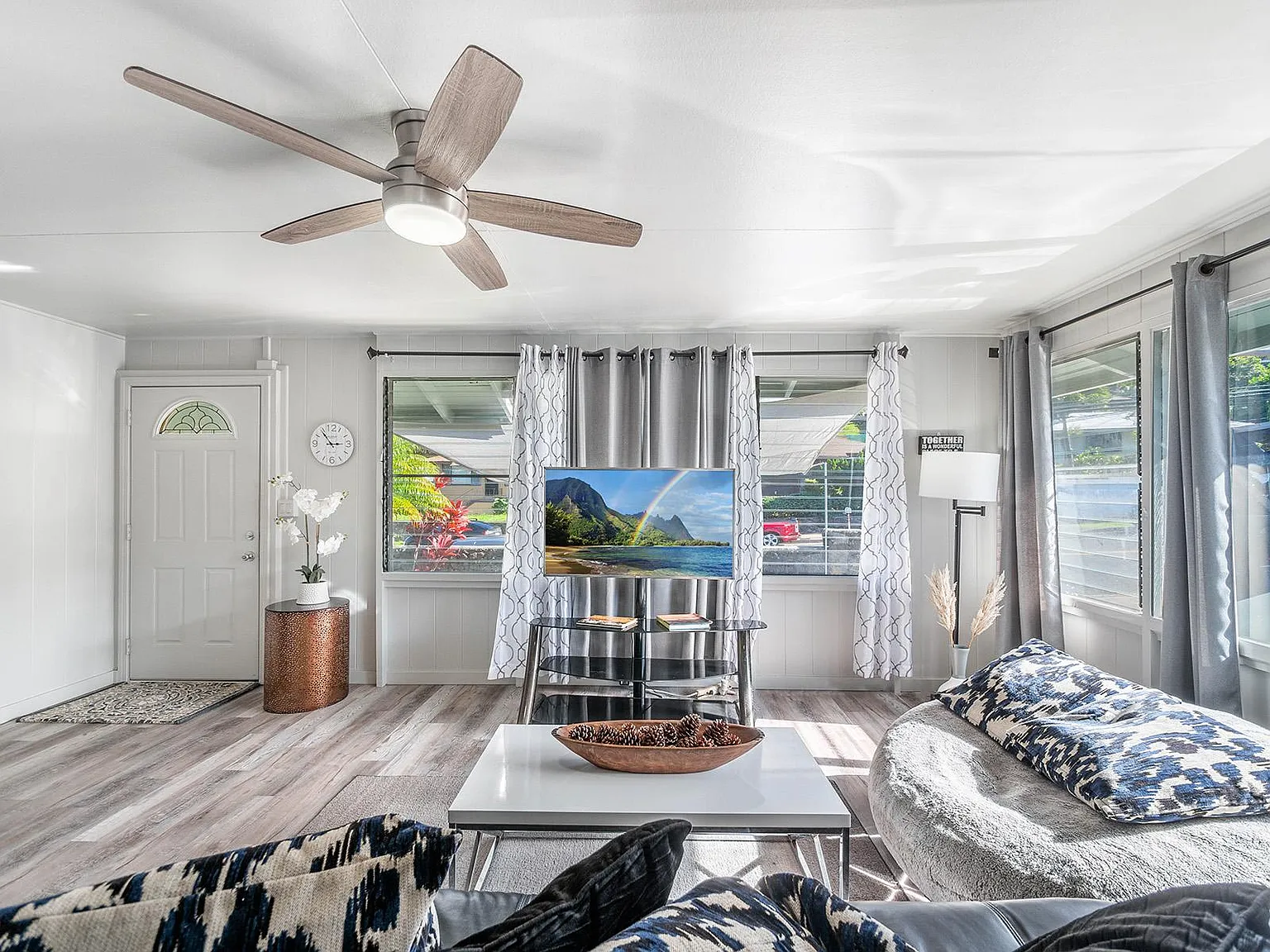 3 bed, 1300 sqft, $5,750 — Photo 4
