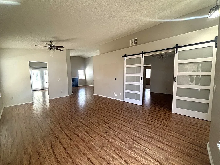 2516 Starbrite Ave — Photo 6