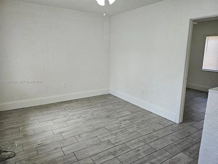 709 NE 4th Ct #2 — Photo 10
