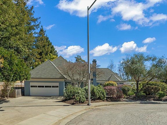 2nd image of 206 Ravenswood Ct