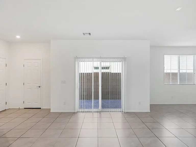 10589 Sariah Skye Ave — Photo 9
