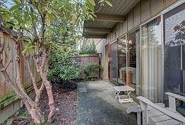 4th image of 11200 NE 68th St #515