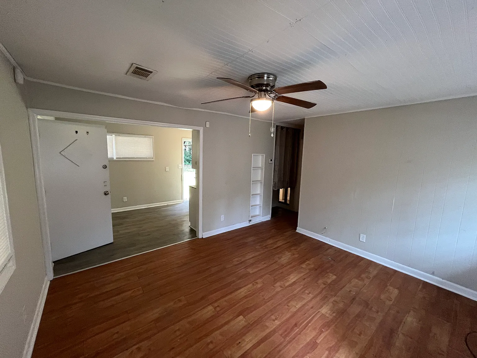 3 bed, 792 sqft, $900 — Photo 4