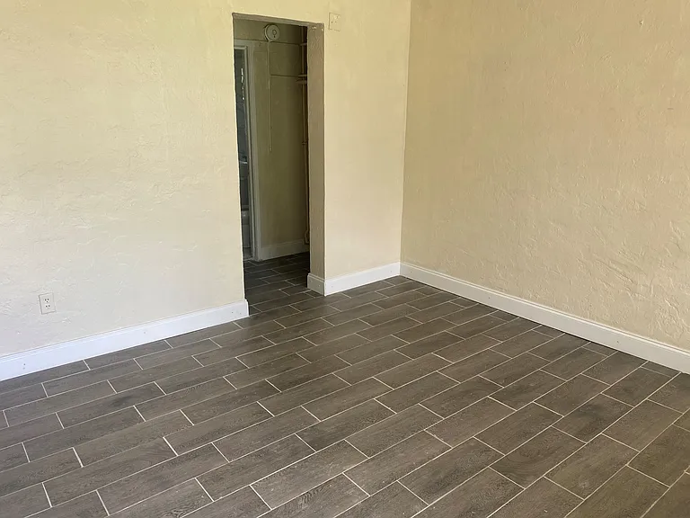 1250 NW 60th St #3 — Photo 3