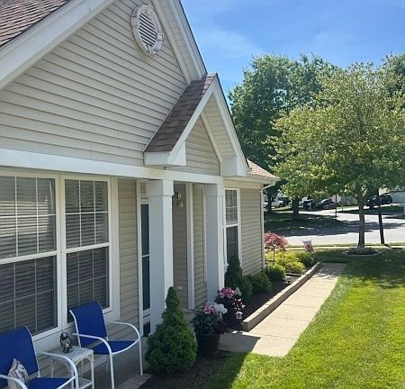 4th image of 95 Kensington Cir