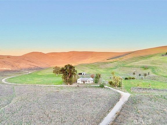 4th image of 3780 S Gillis Canyon Rd