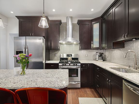 5th image of 4332 Silverwood St #4332
