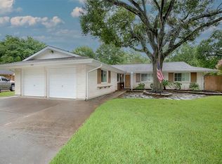 1918 Wavecrest Ln, Houston, TX 77062
