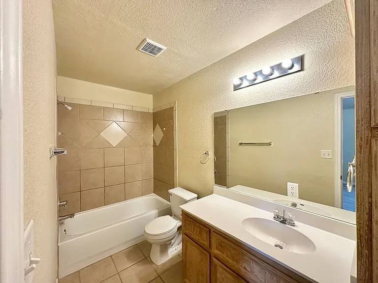 4300 Elms Run Cir — Photo 21