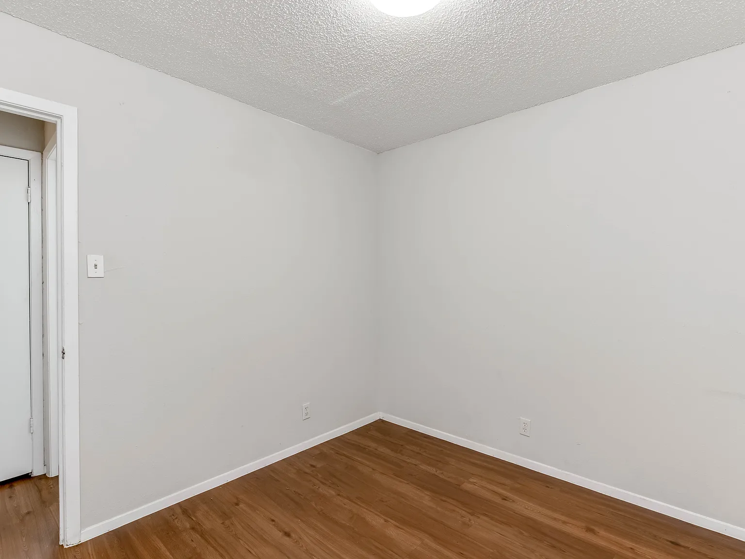 2 bed, 780 sqft, $1,050 — Photo 2