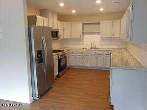 5th image of 6825 Autumn Oaks Dr