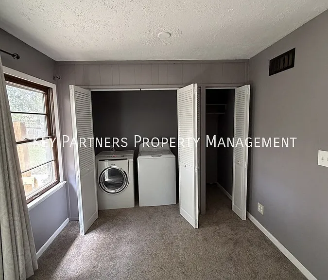 821 S Edgemere Dr — Photo 13
