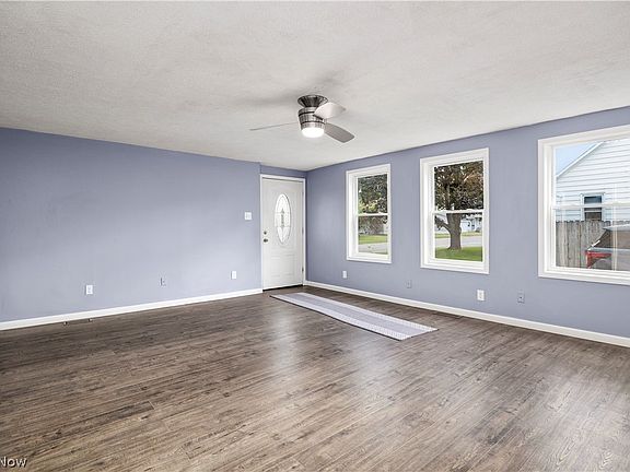 5th image of 214 S Lake St