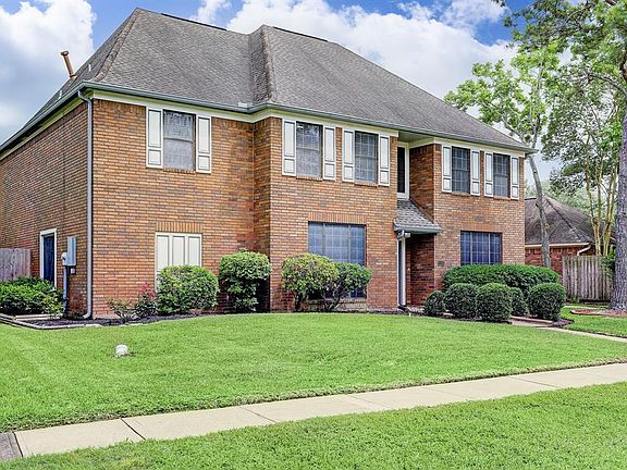 4th image of 2103 Pinehurst Drive
