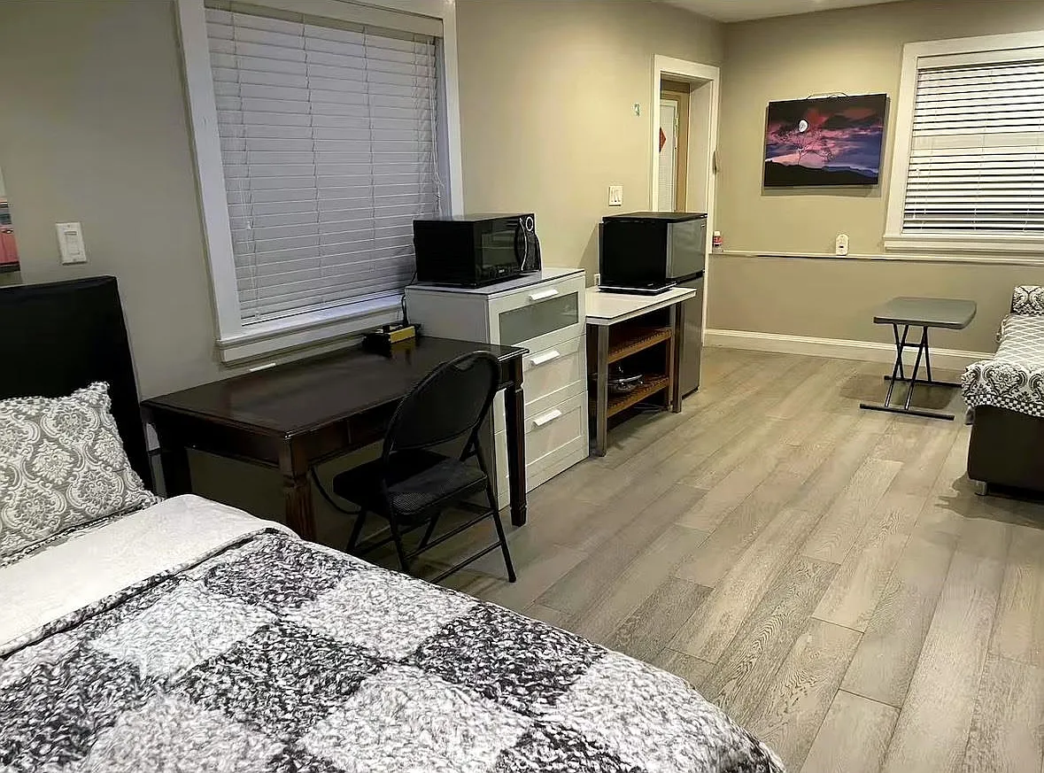 1 bed, 400 sqft, $1,500 — Photo 2