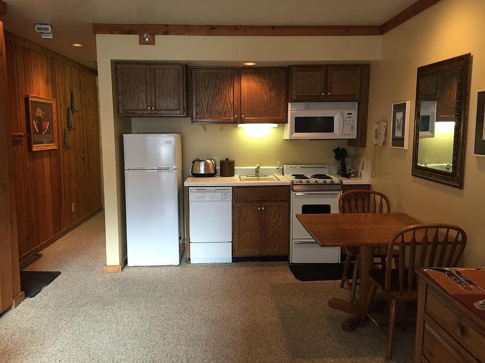2nd image of 1385 Lowell Ave #224