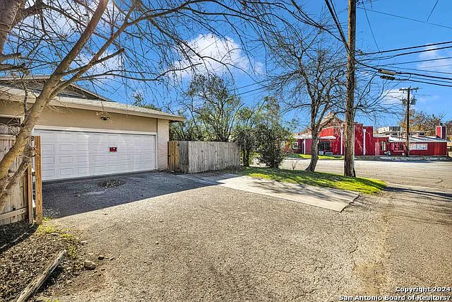 103 Oakhurst Pl — Photo 14
