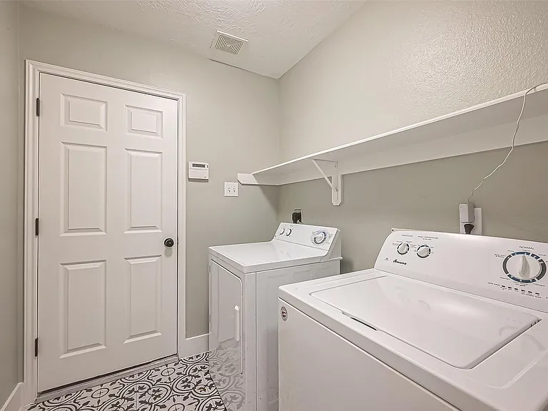 2 Garden Lodge Pl — Photo 20