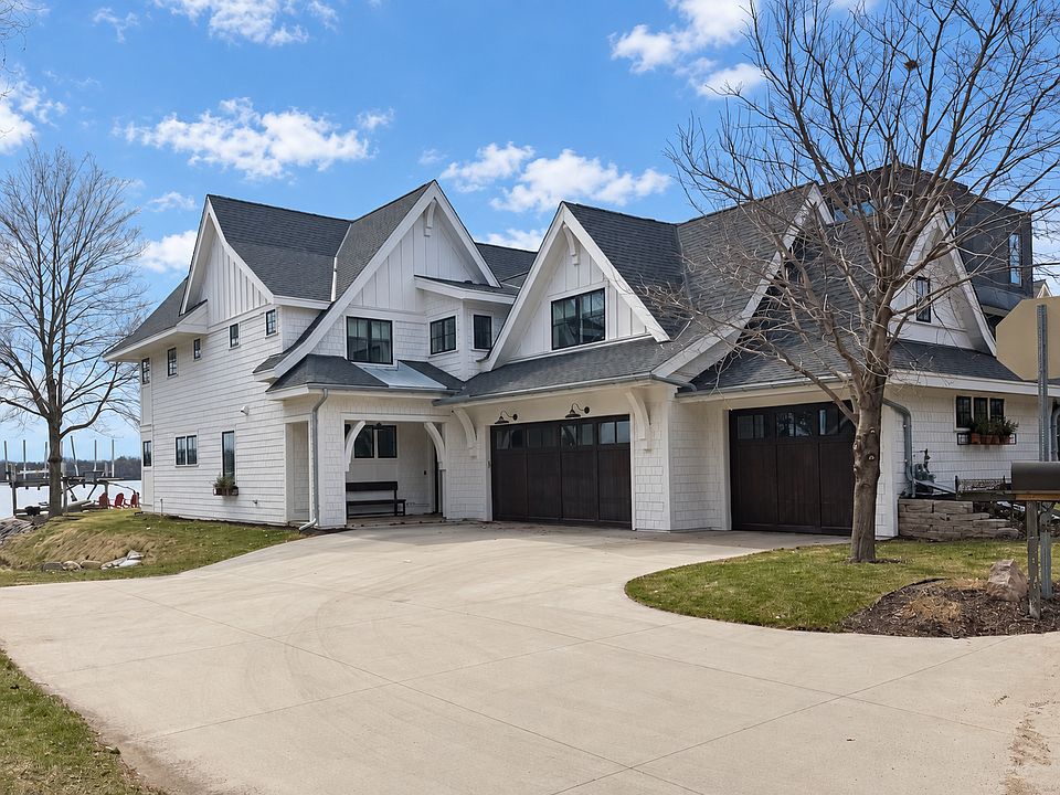 1st image of 365 Lakeview Ave