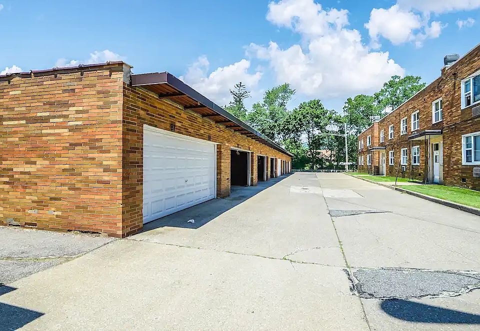 1st image of 1348 Brookline Rd #2c3d96a29