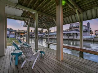 22118 Deaf P Smith Dr, Galveston, TX 77554