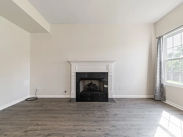 1006 Solomon Ln — Photo 9