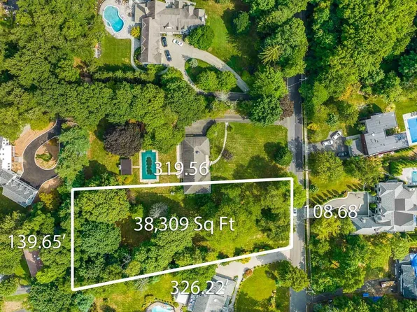 59A Hickory Ln, Closter, NJ 07624