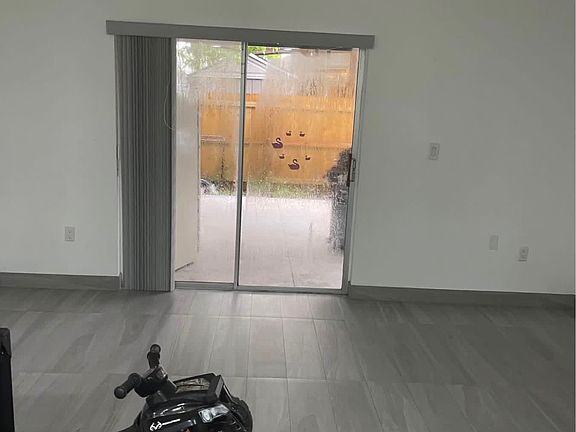 3rd image of 1645 W 42nd St #42
