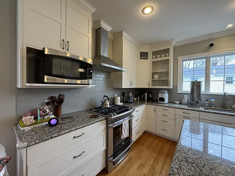 43 Canterbury Rd — Photo 3