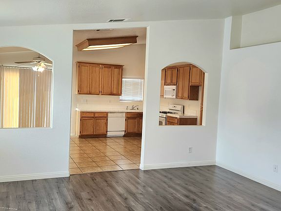 5th image of 12758 Avanti Way