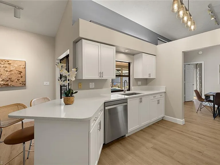 194 Wickliffe Dr — Photo 12