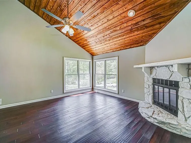 2218 Woodfern Dr — Photo 21