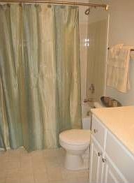 2nd image of 362 Glenwood Dr APT 204