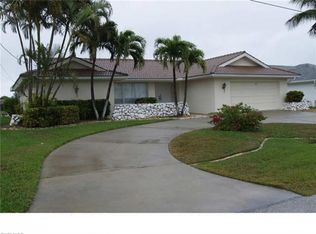 933 SE 43rd Ter, Cape Coral, FL 33904