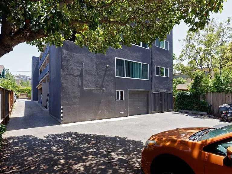2828 College Ave — Photo 54